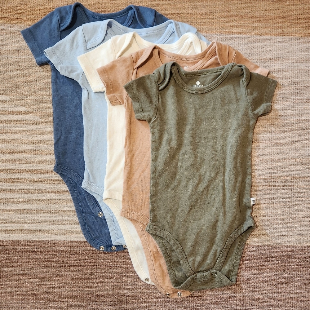 Bundle of 5 HonestBaby onesies